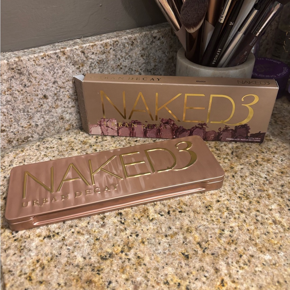Urban Decay Naked3 Eyeshadow Palette